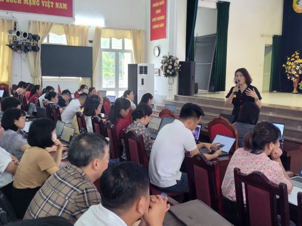 Tập huấn bồi dưỡng năng lực ứng dụng công nghệ AI cho giáo viên phổ thông và GDTX tỉnh Tuyên Quang