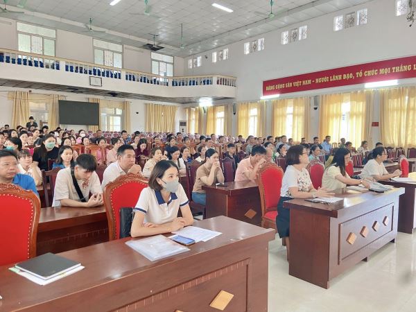 Trường Phổ thông Tuyên Quang tổ chức họp phụ huynh học sinh lớp 10 năm học 2025 - 2026