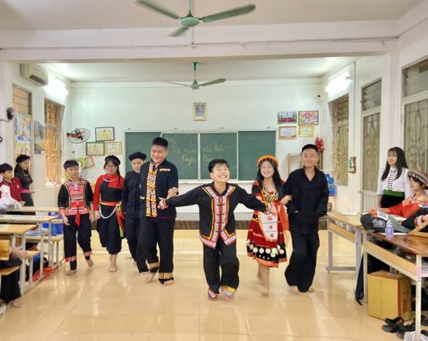 Khi trang phục kể chuyện văn hóa