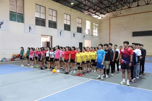 Khai mạc Giải bóng chuyền hơi CBVC-NLĐ Trường Đại học Tân Trào năm 2025