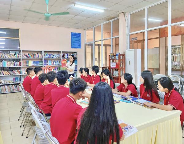 Khám phá thế giới từ những trang sách